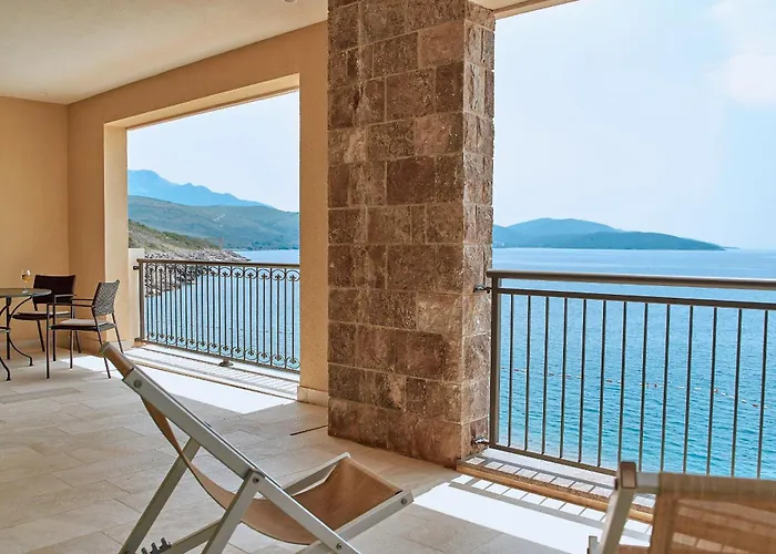 Lustica Apartments Marina